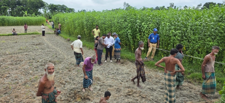 সরকারি রাস্তা এসিল্যান্ডের হস্তক্ষেপে দখলমুক্ত 